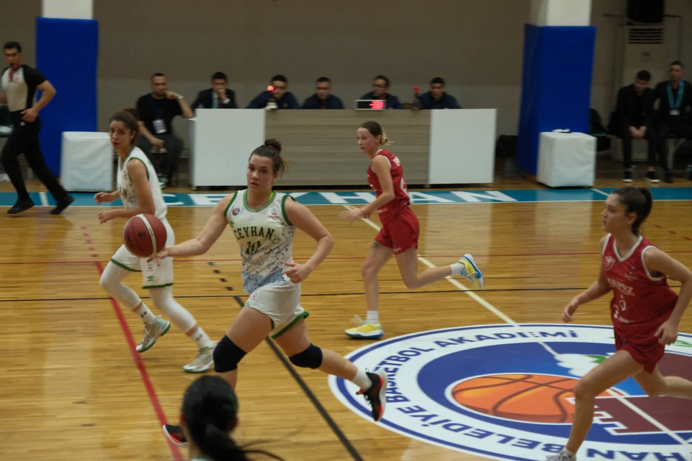 Ceyhan Belediye Basketbol Akademi'den Gövde Gösterisi!